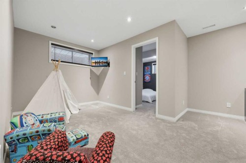 307 Valley Crest Court Nw, Calgary, AB - Indoor