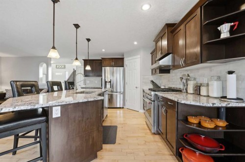 307 Valley Crest Court Nw, Calgary, AB - Indoor Photo Showing Kitchen With Upgraded Kitchen