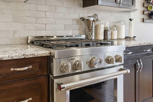 307 Valley Crest Court Nw, Calgary, AB - Indoor Photo Showing Kitchen With Upgraded Kitchen