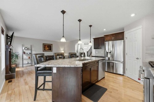 307 Valley Crest Court Nw, Calgary, AB - Indoor Photo Showing Kitchen With Upgraded Kitchen