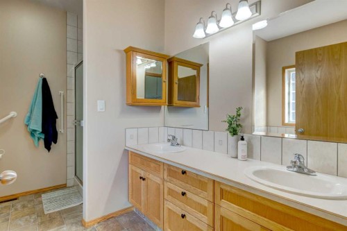 201 Aspen Way, Vulcan, AB 