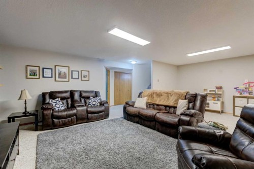 201 Aspen Way, Vulcan, AB 