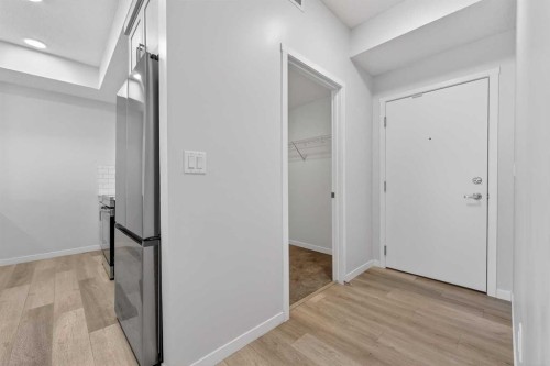 1106-33 Carringham Gate Nw, Calgary, AB - Indoor Photo Showing Other Room