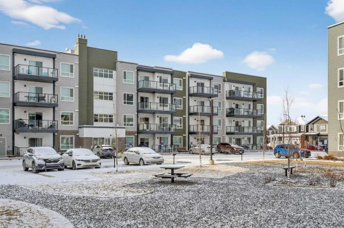 1106-33 Carringham Gate Nw, Calgary, AB - Outdoor With Facade