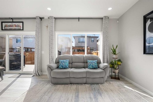 237 Walgrove Boulevard Se, Calgary, AB - Indoor Photo Showing Living Room