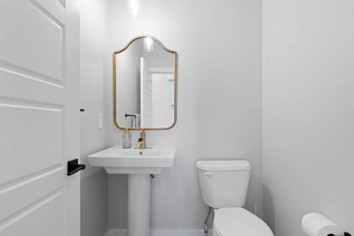 96 Emberside Glen, Cochrane, AB - Indoor Photo Showing Bathroom