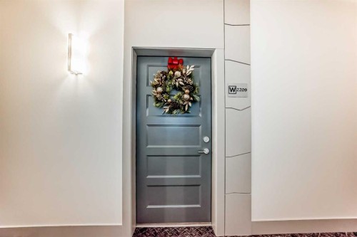 2209-2117 81 Street Sw, Calgary, AB - Indoor Photo Showing Other Room