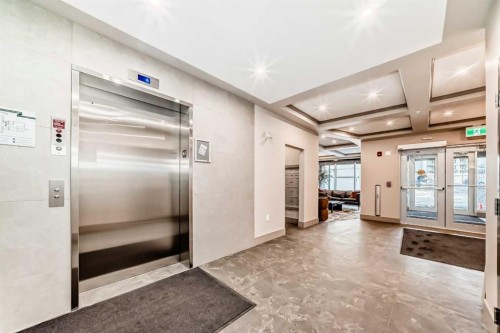 2209-2117 81 Street Sw, Calgary, AB - Indoor Photo Showing Other Room