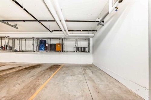 2209-2117 81 Street Sw, Calgary, AB - Indoor
