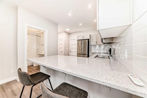 2209-2117 81 Street Sw, Calgary, AB - Indoor Photo Showing Kitchen With Upgraded Kitchen