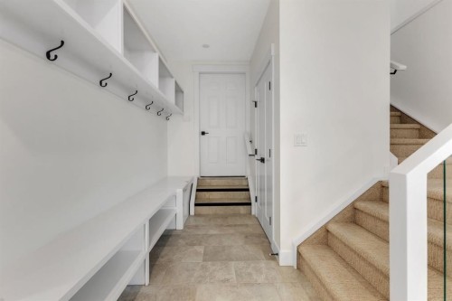 415 37 Avenue Nw, Calgary, AB - Indoor Photo Showing Other Room