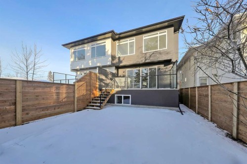 415 37 Avenue Nw, Calgary, AB - Outdoor