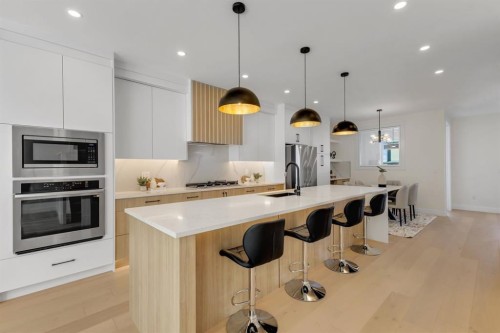 415 37 Avenue Nw, Calgary, AB - Indoor Photo Showing Kitchen With Upgraded Kitchen