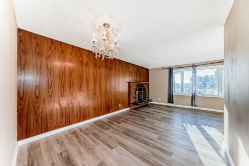 5439 Dalrymple Crescent Nw, Calgary, AB - Indoor Photo Showing Other Room