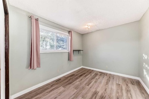 5439 Dalrymple Crescent Nw, Calgary, AB - Indoor Photo Showing Other Room