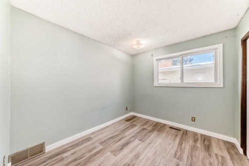 5439 Dalrymple Crescent Nw, Calgary, AB - Indoor Photo Showing Other Room