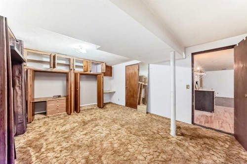 5439 Dalrymple Crescent Nw, Calgary, AB - Indoor Photo Showing Other Room