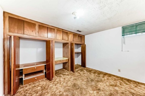 5439 Dalrymple Crescent Nw, Calgary, AB - Indoor Photo Showing Other Room