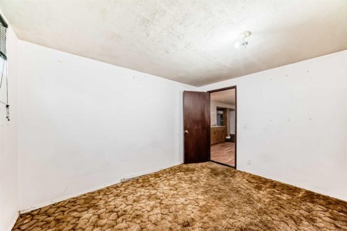 5439 Dalrymple Crescent Nw, Calgary, AB - Indoor Photo Showing Other Room