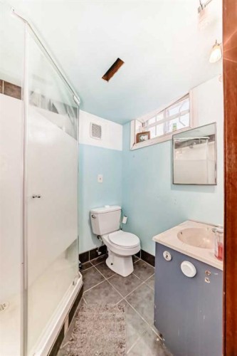 5439 Dalrymple Crescent Nw, Calgary, AB - Indoor Photo Showing Bathroom