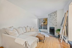 207-2218 30 Street SW Calgary, AB T3E 2L8