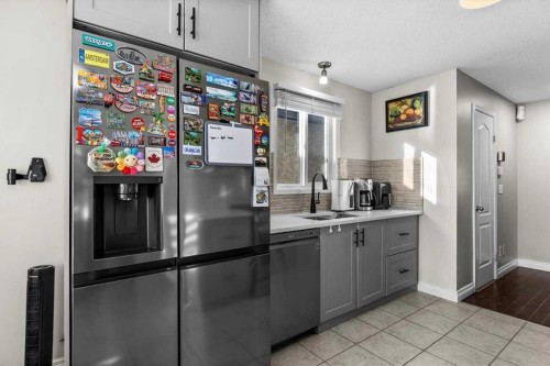 78 Templeson Crescent Ne, Calgary, AB - Indoor Photo Showing Kitchen