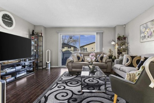 78 Templeson Crescent Ne, Calgary, AB - Indoor Photo Showing Living Room