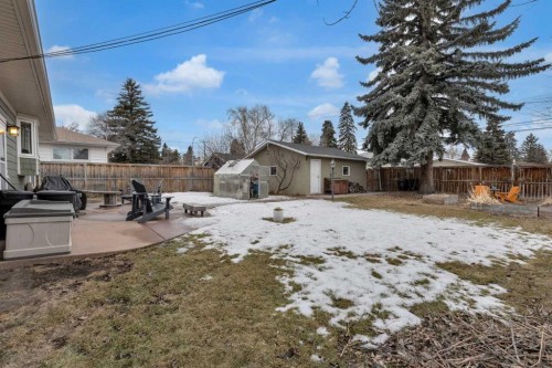 4512 41 Avenue Sw, Calgary, AB - Outdoor