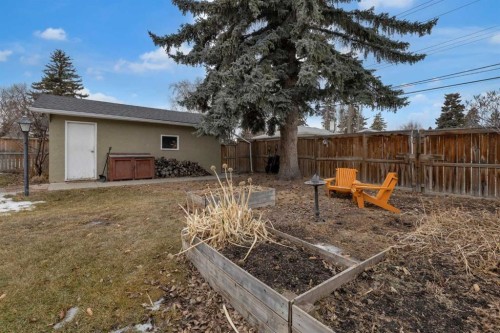 4512 41 Avenue Sw, Calgary, AB - Outdoor