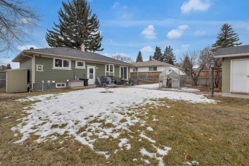 4512 41 Avenue Sw, Calgary, AB - Outdoor