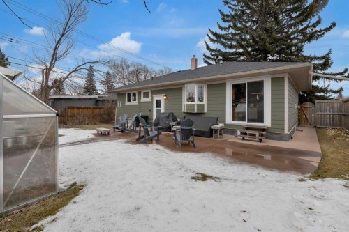 4512 41 Avenue Sw, Calgary, AB - Outdoor