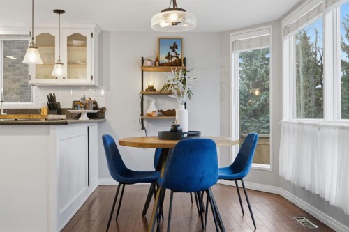 3 Stranraer Place Sw, Calgary, AB - Indoor Photo Showing Dining Room