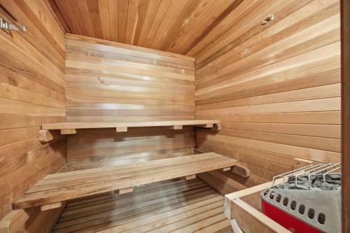 3 Stranraer Place Sw, Calgary, AB - Indoor Photo Showing Other Room