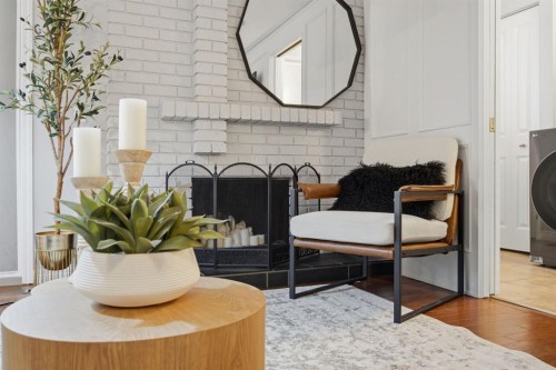 3 Stranraer Place Sw, Calgary, AB - Indoor Photo Showing Laundry Room