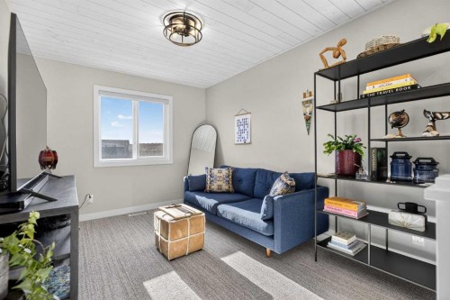 35 Wolf Hollow Park Se, Calgary, AB - Indoor Photo Showing Other Room