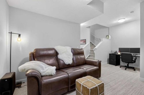 35 Wolf Hollow Park Se, Calgary, AB - Indoor