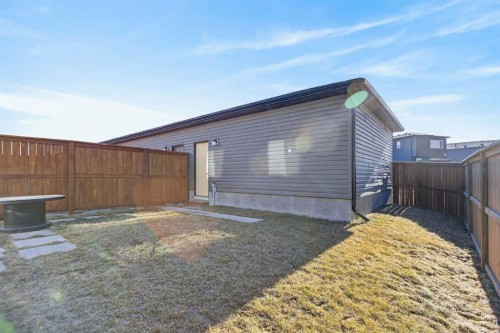 35 Wolf Hollow Park Se, Calgary, AB - Outdoor