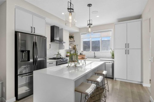 35 Wolf Hollow Park Se, Calgary, AB - Indoor Photo Showing Kitchen With Upgraded Kitchen