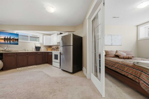 291 Springmere Link Sw, Chestermere, AB - Indoor Photo Showing Kitchen