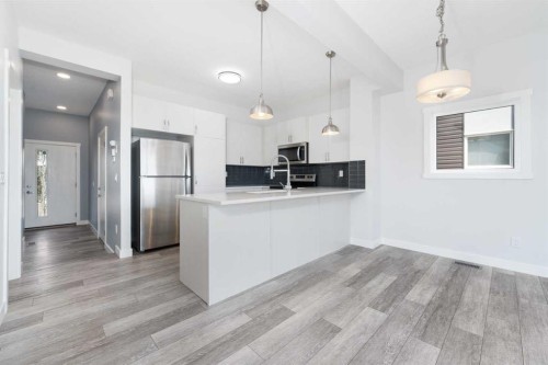 62 Walden Lane Se, Calgary, AB - Indoor Photo Showing Kitchen