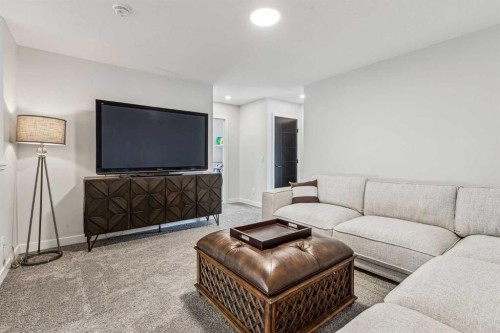 123 Mitchell Way Nw, Calgary, AB - Indoor Photo Showing Living Room