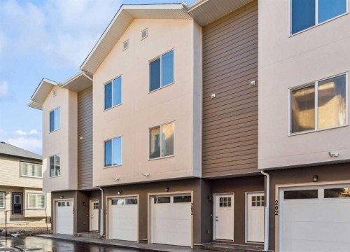 205-95 Saddlecrest Circle Ne, Calgary, AB - Outdoor With Exterior