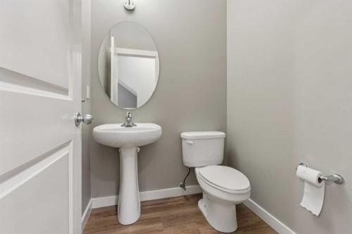 327 Panamount Point Nw, Calgary, AB - Indoor Photo Showing Bathroom