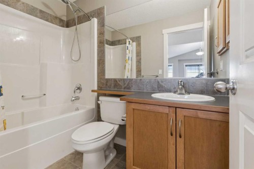 327 Panamount Point Nw, Calgary, AB - Indoor Photo Showing Bathroom