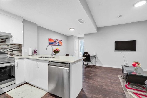 349 Calhoun Common Ne, Calgary, AB - Indoor Photo Showing Kitchen
