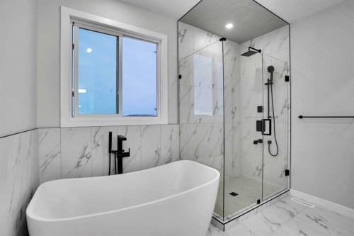 335 Muirfield Crescent, Lyalta, AB - Indoor Photo Showing Bathroom