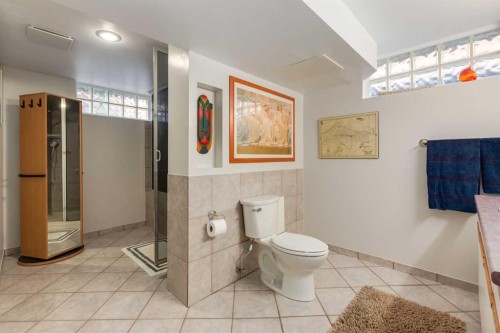 55 Heston Street Nw, Calgary, AB - Indoor Photo Showing Bathroom