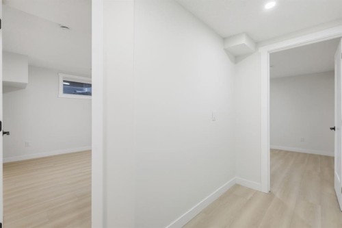 8426 Berkley Road Nw, Calgary, AB - Indoor