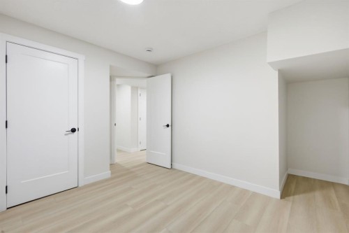 8426 Berkley Road Nw, Calgary, AB - Indoor Photo Showing Other Room
