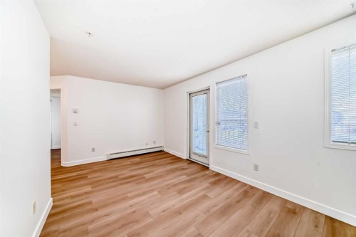 3129-6818 Pinecliff Grove Ne, Calgary, AB - Indoor Photo Showing Other Room